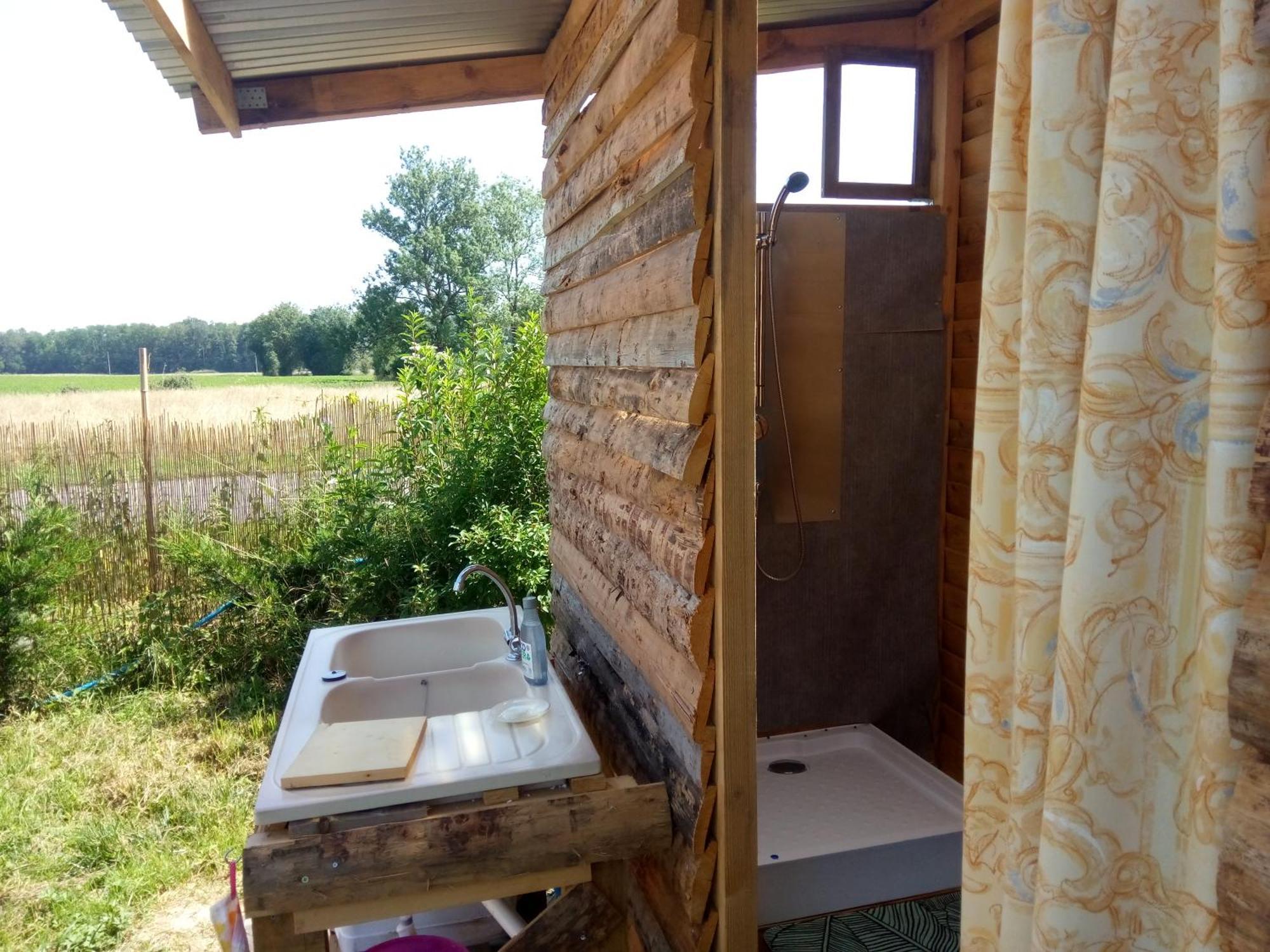Bivouac Hotell Le Fay Exteriör bild